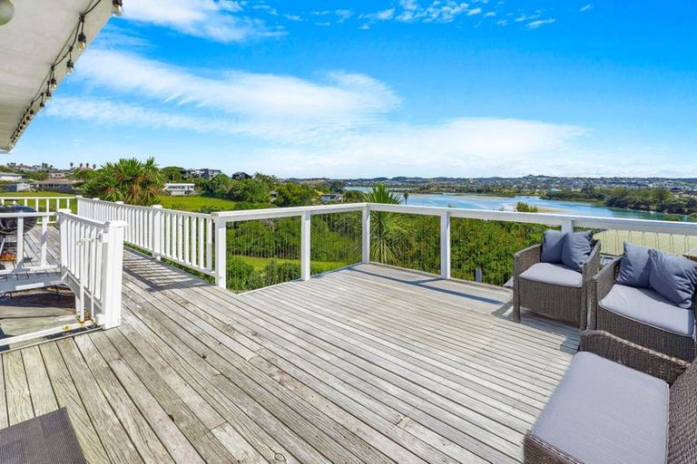 Photo of property in 44 Amorino Drive, Red Beach, 0932