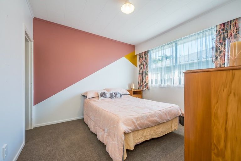 Photo of property in 32 Kingsley Street, Stokes Valley, Lower Hutt, 5019