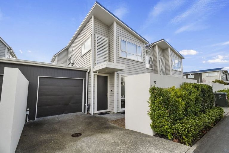 Photo of property in 75 Karepiro Drive, Stanmore Bay, Whangaparaoa, 0932