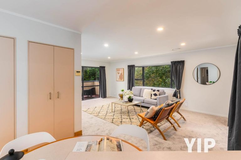 Photo of property in 10 Longmont Terrace, Churton Park, Wellington, 6037