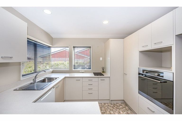 Photo of property in 53 The Grove, Red Beach, 0932