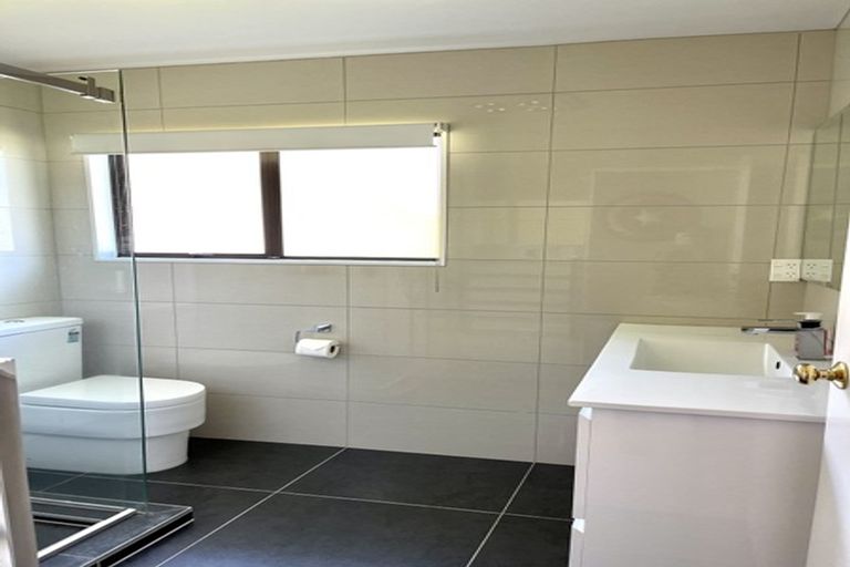 Photo of property in 100 Frobisher Street, Island Bay, Wellington, 6023