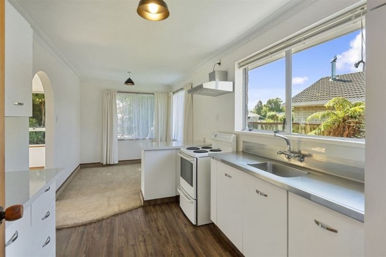 Photo of property in 43 Malabar Crescent, Broomfield, Christchurch, 8042