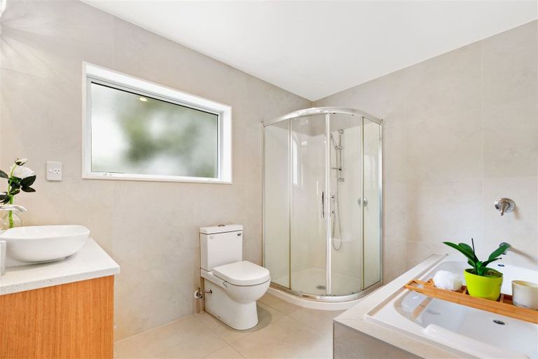 Photo of property in 2/49a Lancaster Road, Beach Haven, Auckland, 0626