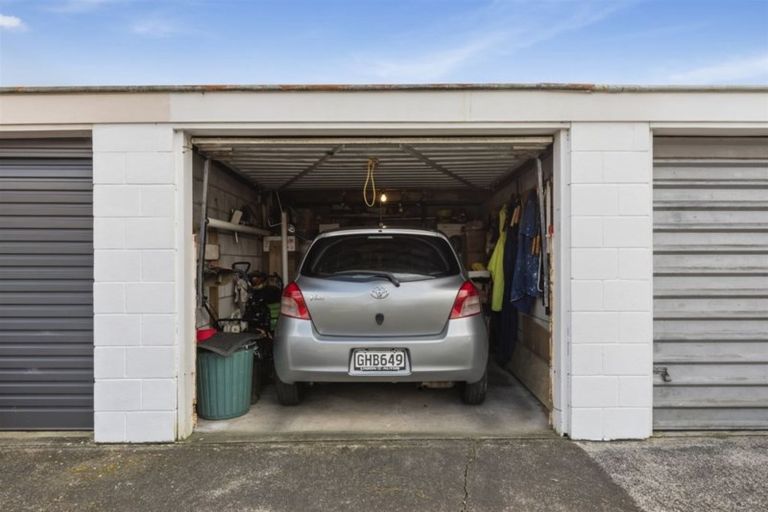 Photo of property in 2/39 Lake Road, Devonport, Auckland, 0624