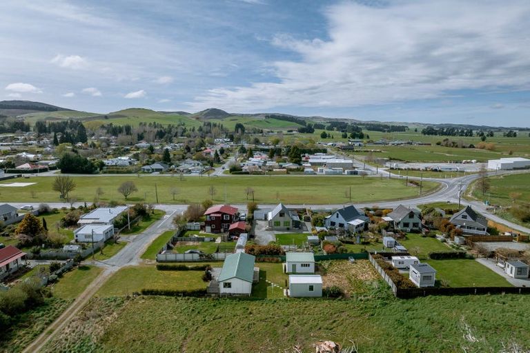 Photo of property in 2 Avon Street, Lumsden, 9730