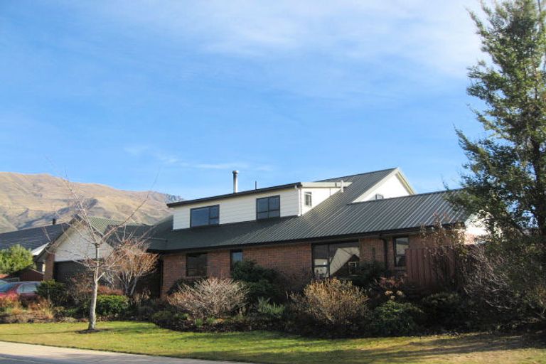 Photo of property in 4 Meadowstone Drive, Wanaka, 9305