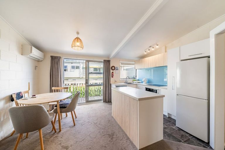Photo of property in 4/23 Collins Avenue, Tawa, Wellington, 5028