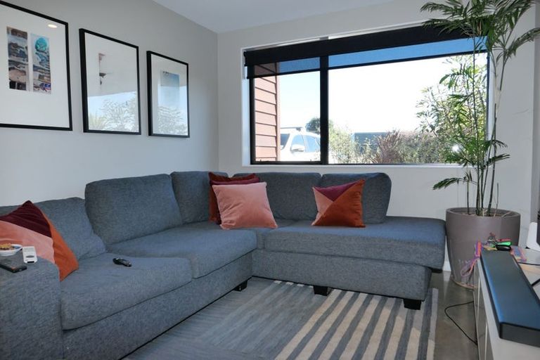 Photo of property in 3 Te Heke Place, Waikanae, 5036