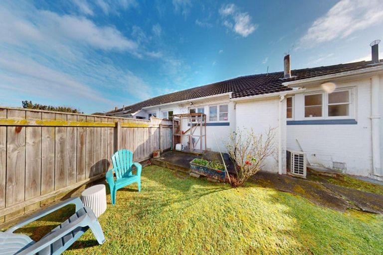 Photo of property in 534 Featherston Street, Roslyn, Palmerston North, 4414