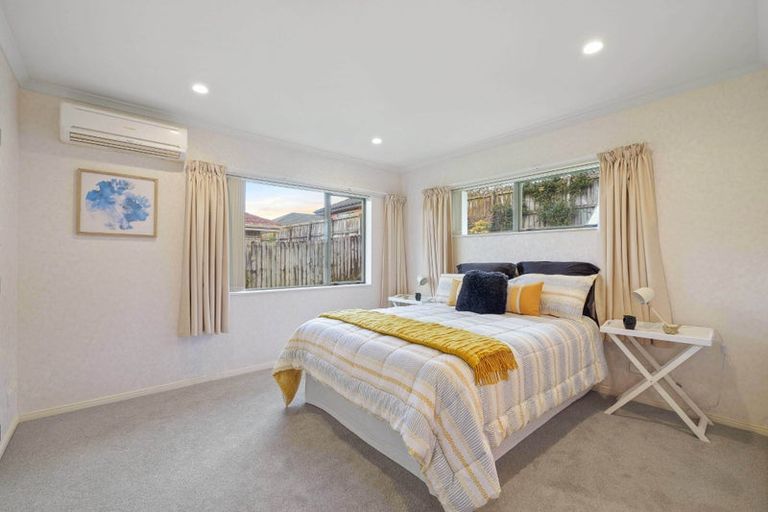 Photo of property in 74 Hillwell Drive, Henderson, Auckland, 0612