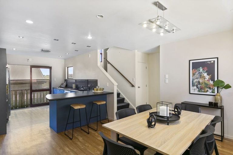 Photo of property in 8 Atamira Close, Churton Park, Wellington, 6037