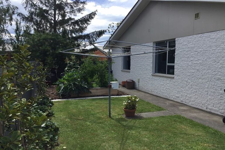 Photo of property in 75a Picton Avenue, Riccarton, Christchurch, 8011