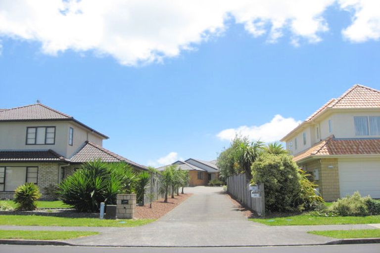 Photo of property in 92 Longford Park Drive, Takanini, 2112