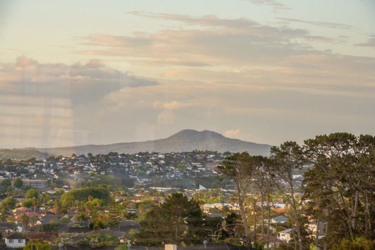 Photo of property in 45 Armstrong Farm Drive, East Tamaki Heights, Auckland, 2016