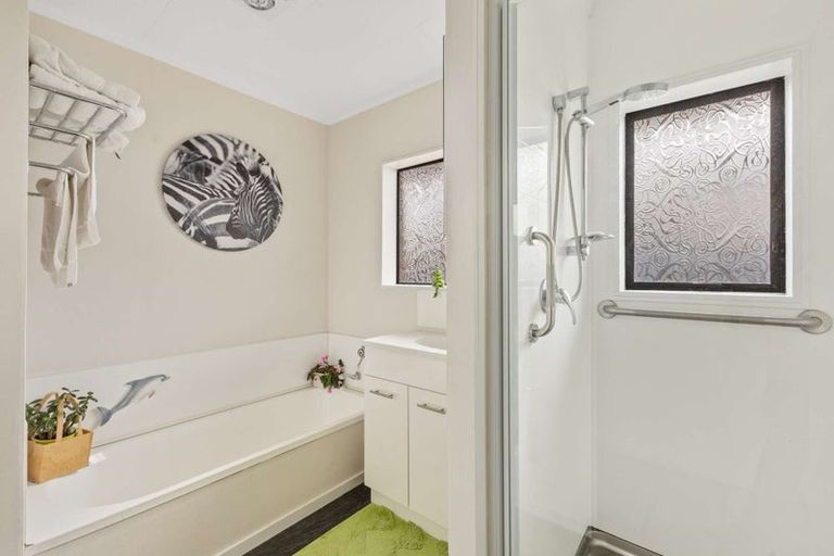 Photo of property in 1/1 Coronation Avenue, Welbourn, New Plymouth, 4310