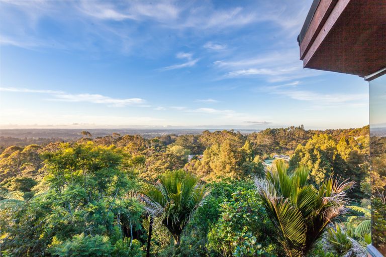 Photo of property in 170 Scenic Drive, Titirangi, Auckland, 0604