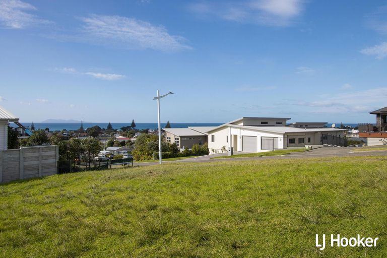 Photo of property in 24 Tohora View, Waihi Beach, 3611
