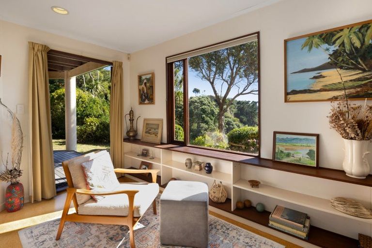 Photo of property in 15 Fettes Crescent, Seatoun, Wellington, 6022