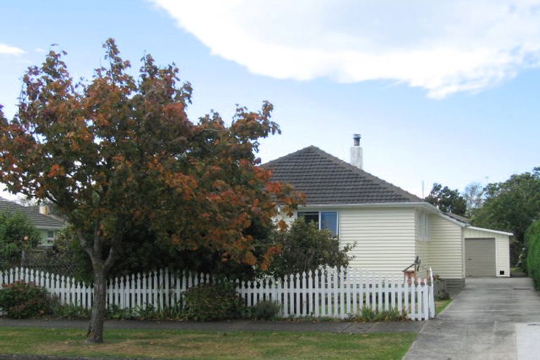 Photo of property in 1 Hood Avenue, Heretaunga, Upper Hutt, 5018