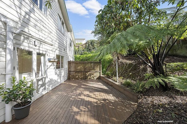 Photo of property in 9f2 Braemar Terrace, Johnsonville, Wellington, 6037