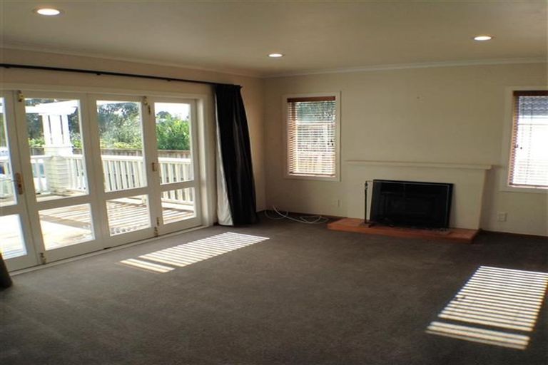 Photo of property in 13 Kervil Avenue, Te Atatu Peninsula, Auckland, 0610