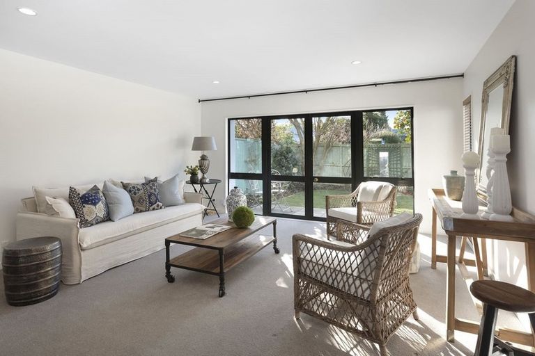 Photo of property in 2/54 Derby Street, St Albans, Christchurch, 8014