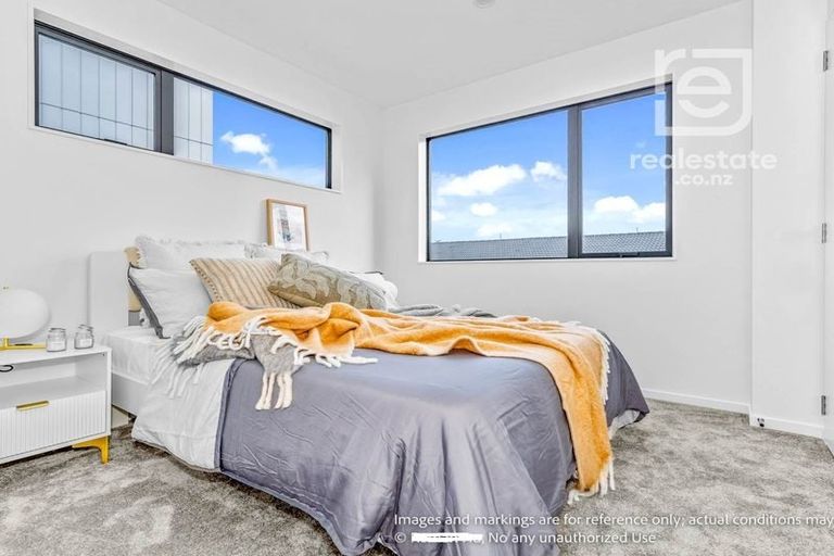 Photo of property in 17 Paetai Lane, Te Atatu Peninsula, 0610