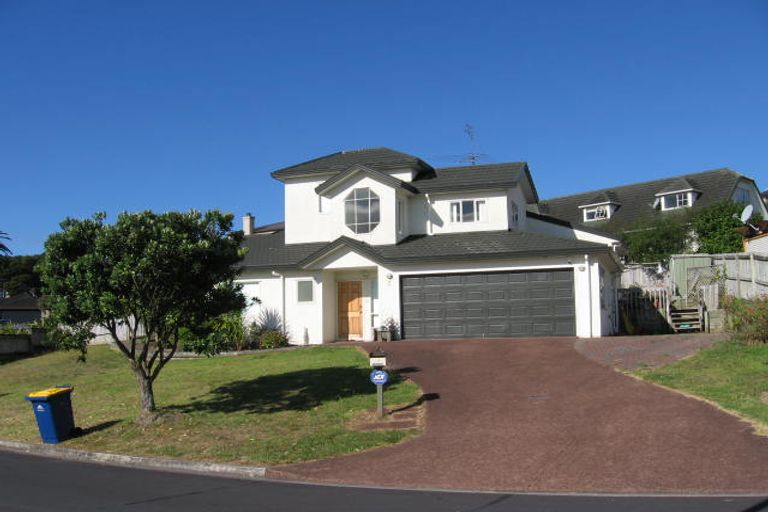 Photo of property in 5 Tyrico Close, Unsworth Heights, Auckland, 0632