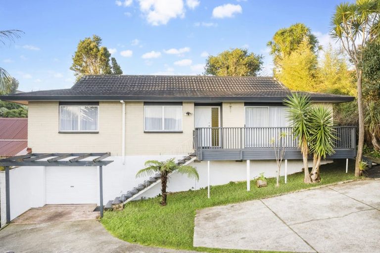Photo of property in 1/26 Te Anau Place, Pakuranga Heights, Auckland, 2010
