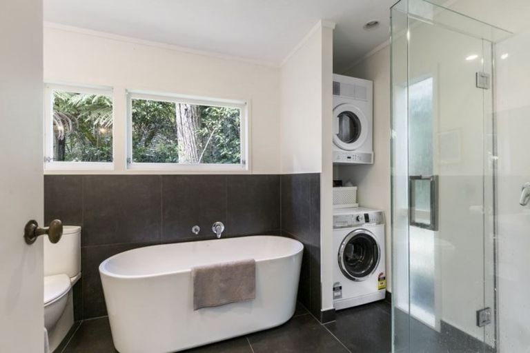 Photo of property in 12 Berne Place, Birkenhead, Auckland, 0626