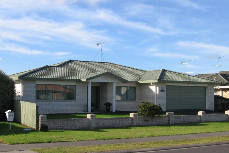 Photo of property in 179 Lakeside Drive, Orewa, 0931