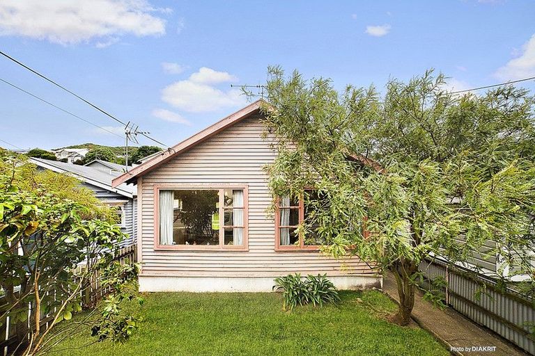 Photo of property in 70 The Parade, Island Bay, Wellington, 6023