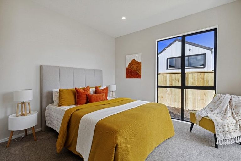 Photo of property in 31 Paretao Street, Massey, 0614