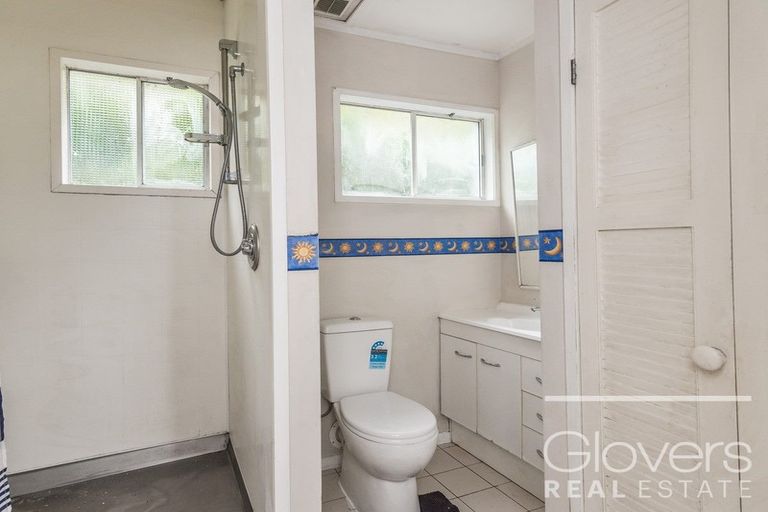 Photo of property in 327 Don Buck Road, Massey, Auckland, 0614