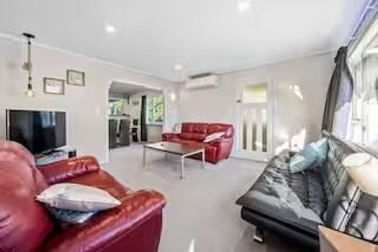 Photo of property in 8 Marine Parade, Paraparaumu Beach, Paraparaumu, 5032