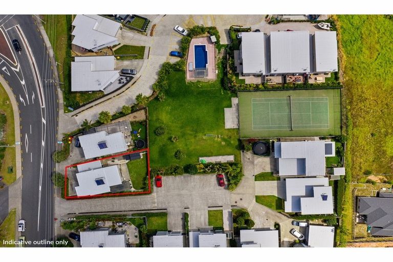 Photo of property in 128 Maire Road, Orewa, 0931