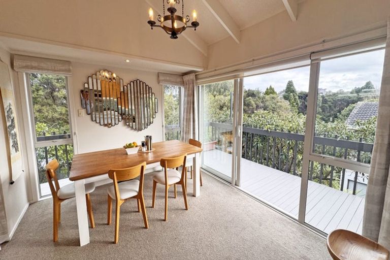Photo of property in 8 Langstone Place, Chatswood, Auckland, 0626