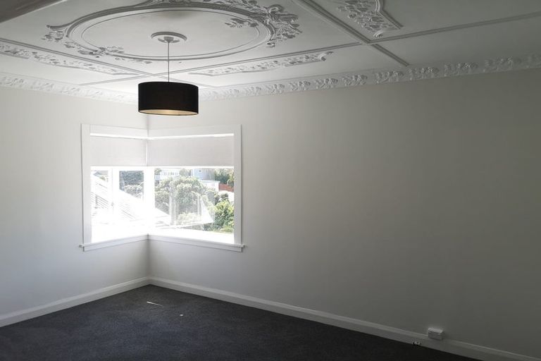 Photo of property in 50a The Parade, Island Bay, Wellington, 6023