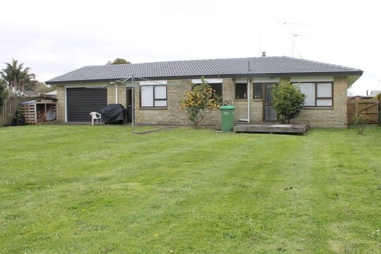Photo of property in 4 Coolen Place, Tuakau, 2121