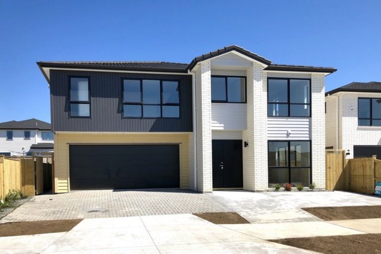 Photo of property in 21 Cooladawson Drive, Flat Bush, Auckland, 2019