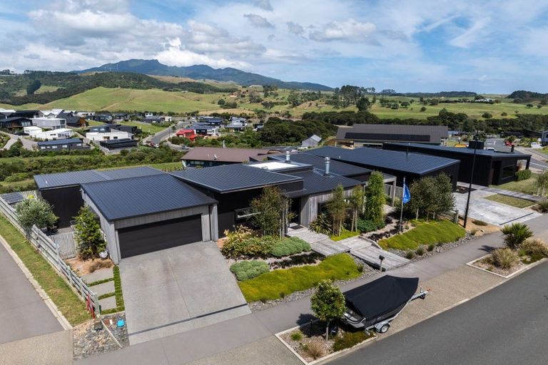 Photo of property in 46 Rangitahi Road, Raglan, 3225