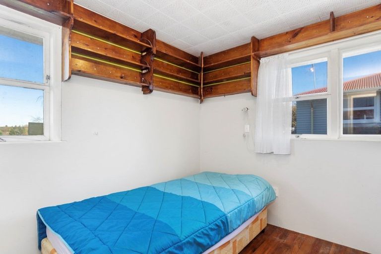 Photo of property in 8 Lee Street, Te Puke, 3119