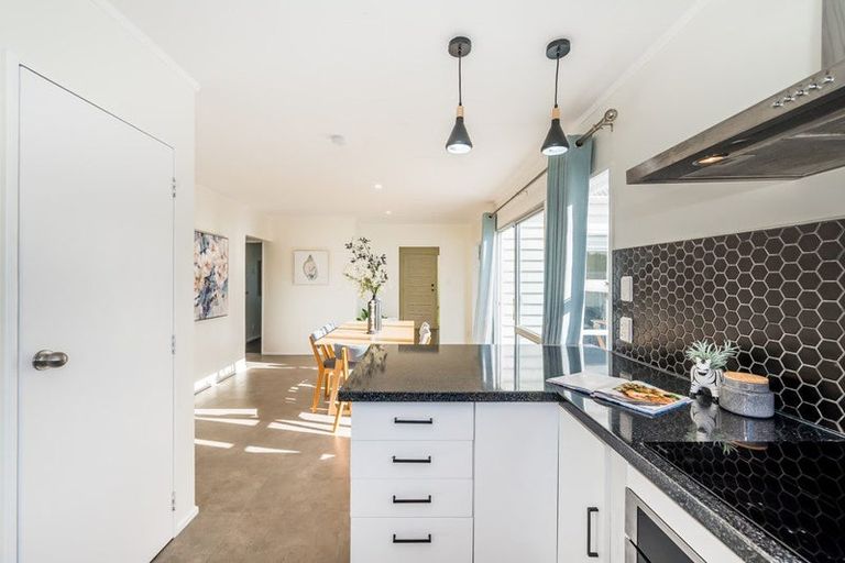 Photo of property in 3 Dennis Grove, Paraparaumu Beach, Paraparaumu, 5032