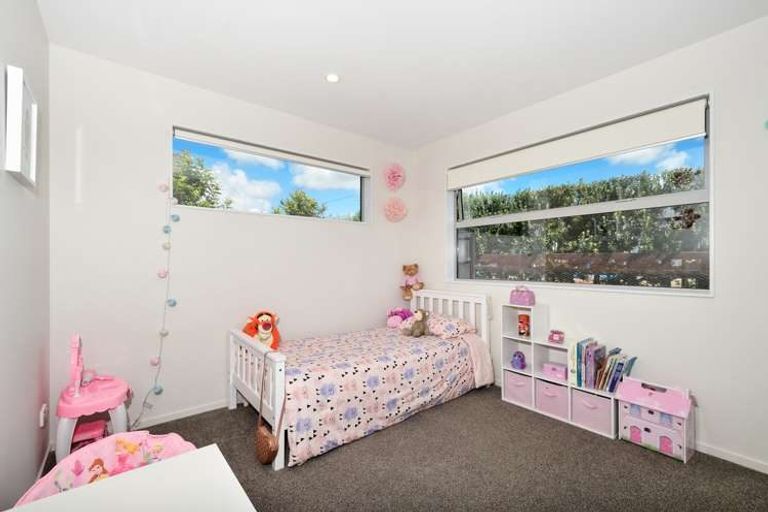 Photo of property in 12 Bellamont Street, Kumeu, 0810