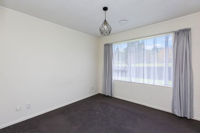 Photo of property in 11b Gemstone Drive, Birchville, Upper Hutt, 5018