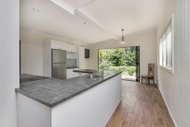Photo of property in 78 Motutara Road, Muriwai, Waimauku, 0881