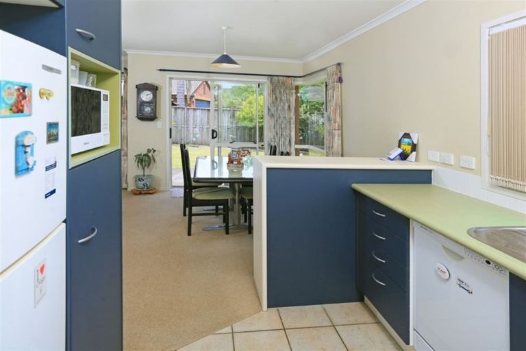 Photo of property in 10 Hillwell Drive, Henderson, Auckland, 0612