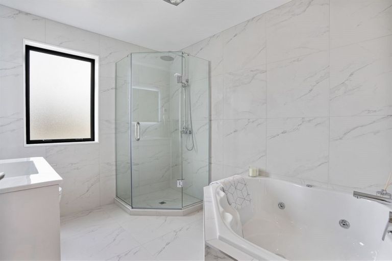 Photo of property in 4 Matahae Drive, Flat Bush, Auckland, 2019