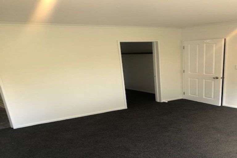 Photo of property in 52 Garelja Road, Henderson, Auckland, 0612